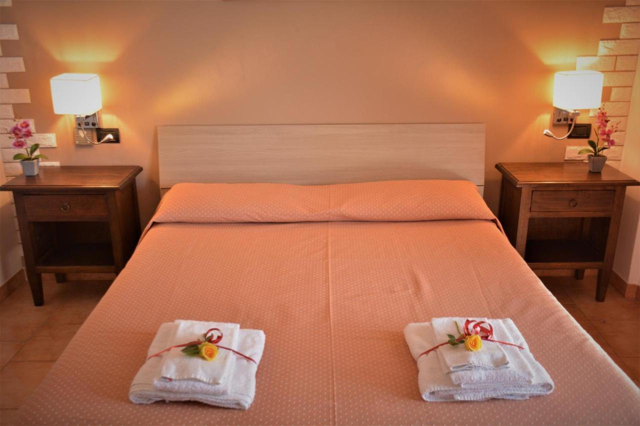 Hotel Villa Paradiso ริปาร์เบลลา ภายนอก รูปภาพ