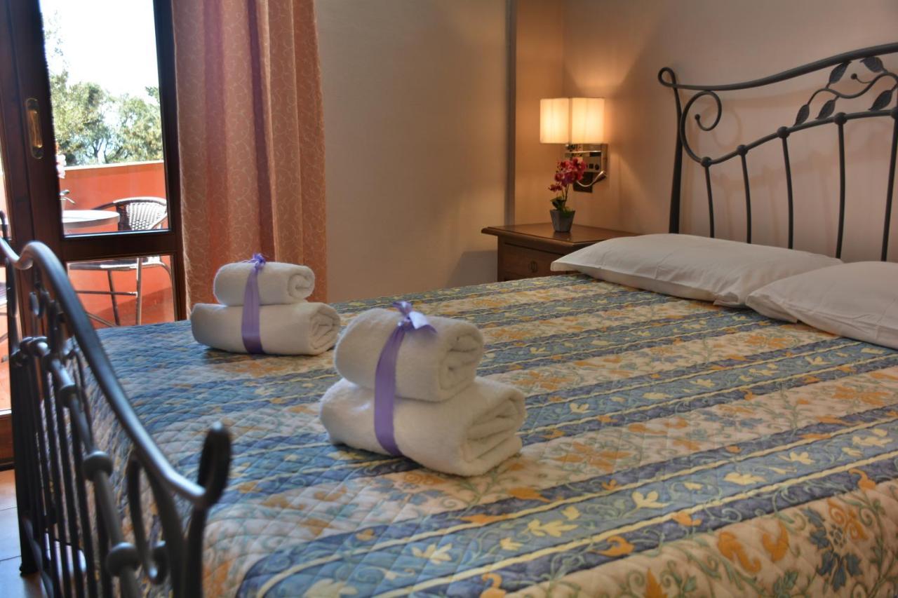 Hotel Villa Paradiso ริปาร์เบลลา ภายนอก รูปภาพ