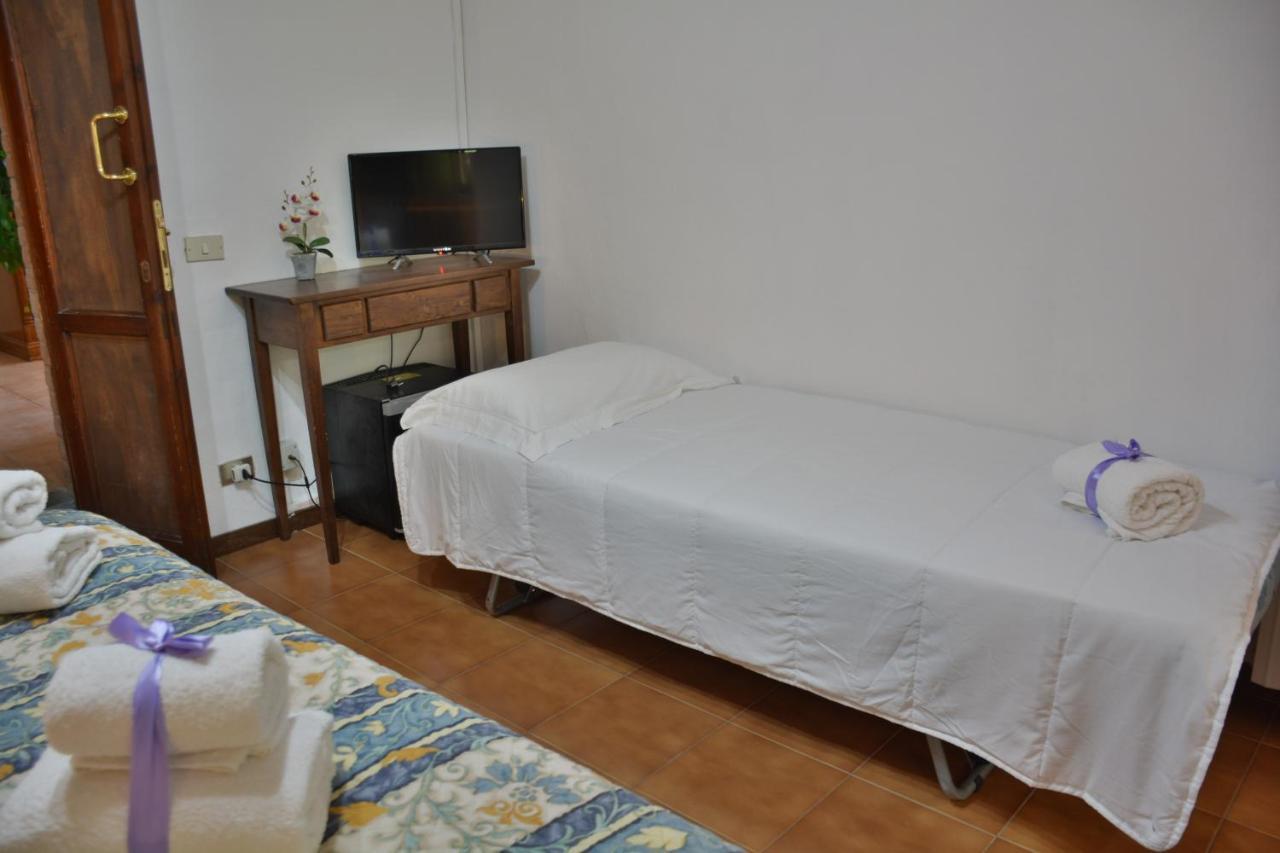 Hotel Villa Paradiso ริปาร์เบลลา ภายนอก รูปภาพ