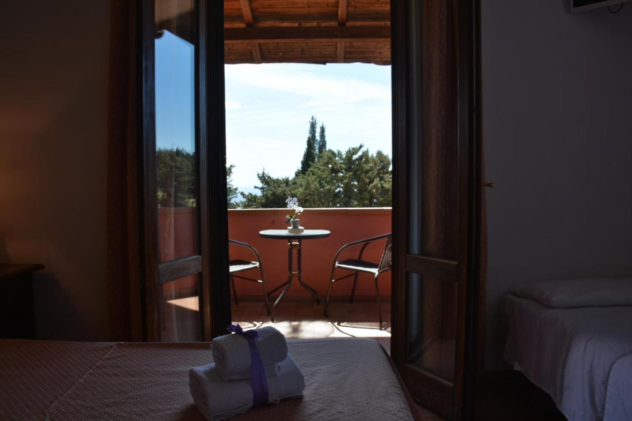 Hotel Villa Paradiso ริปาร์เบลลา ภายนอก รูปภาพ