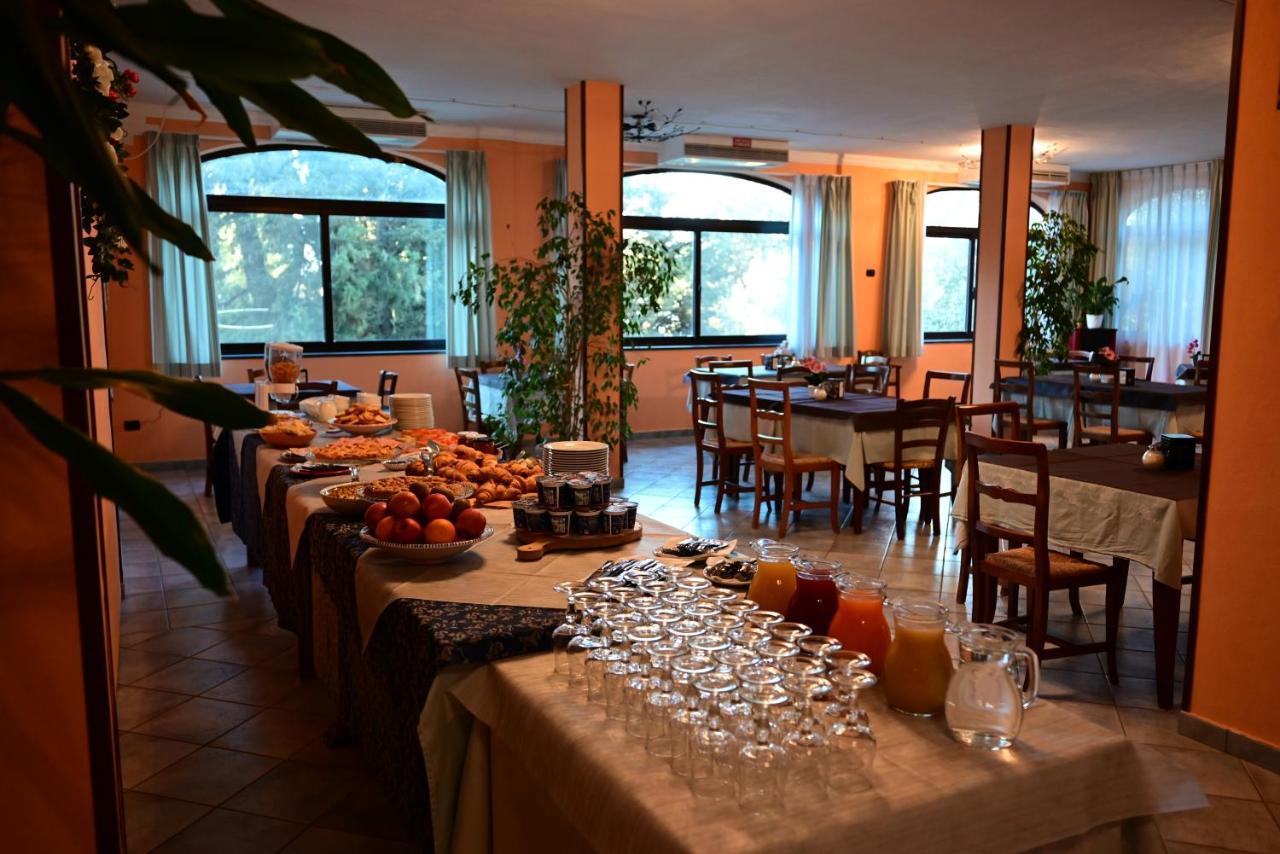 Hotel Villa Paradiso ริปาร์เบลลา ภายนอก รูปภาพ